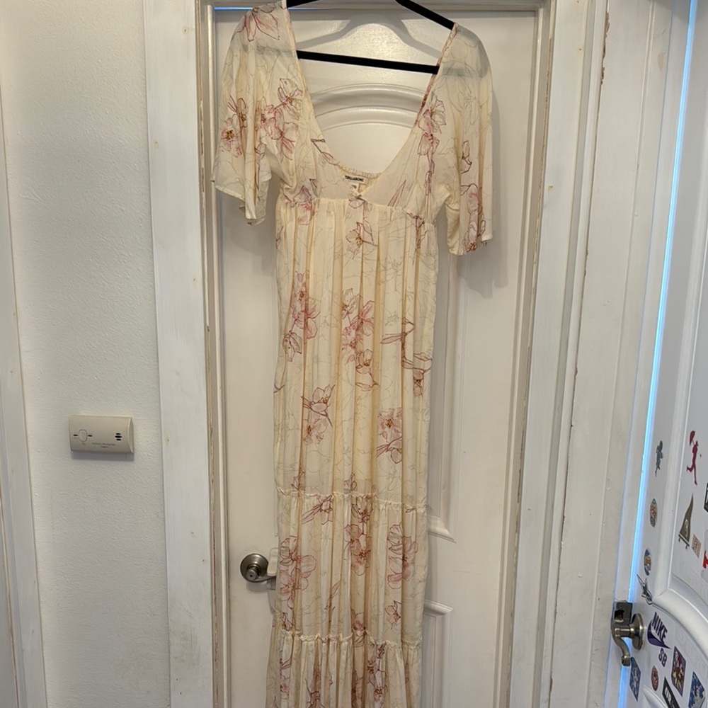 Billabong Cream Flutter Sleeve Maxi Dress